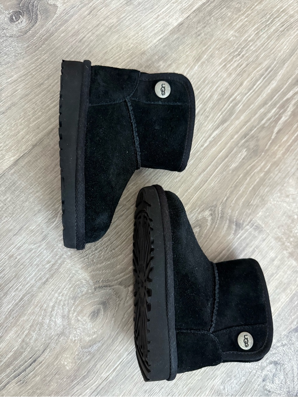 UGG Kids Black Joanna Boots - Picture 4 of 4